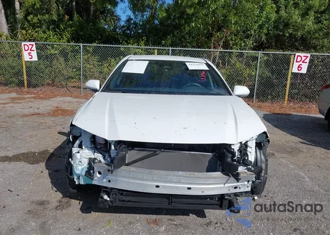 2025 Toyota Camry Se z USA, uszkodzony, nr VIN 4T1DAACKXSU513703